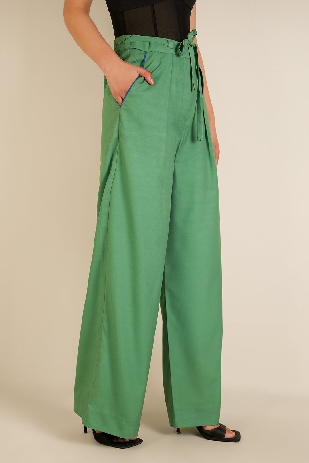 https://cdn.shopify.com/s/files/1/0611/8585/1568/files/W.SS25.215.P-2.jpg?v=1739433305