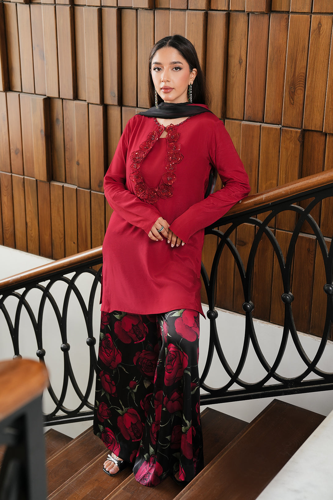 https://cdn.shopify.com/s/files/1/0611/8585/1568/files/W.SS25.290.T-3.jpg?v=1746776113