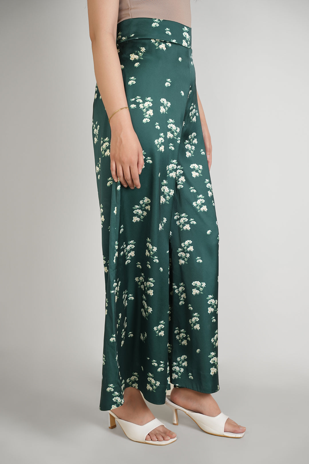 https://cdn.shopify.com/s/files/1/0611/8585/1568/files/W.SS25.299.P-2.jpg?v=1747373060