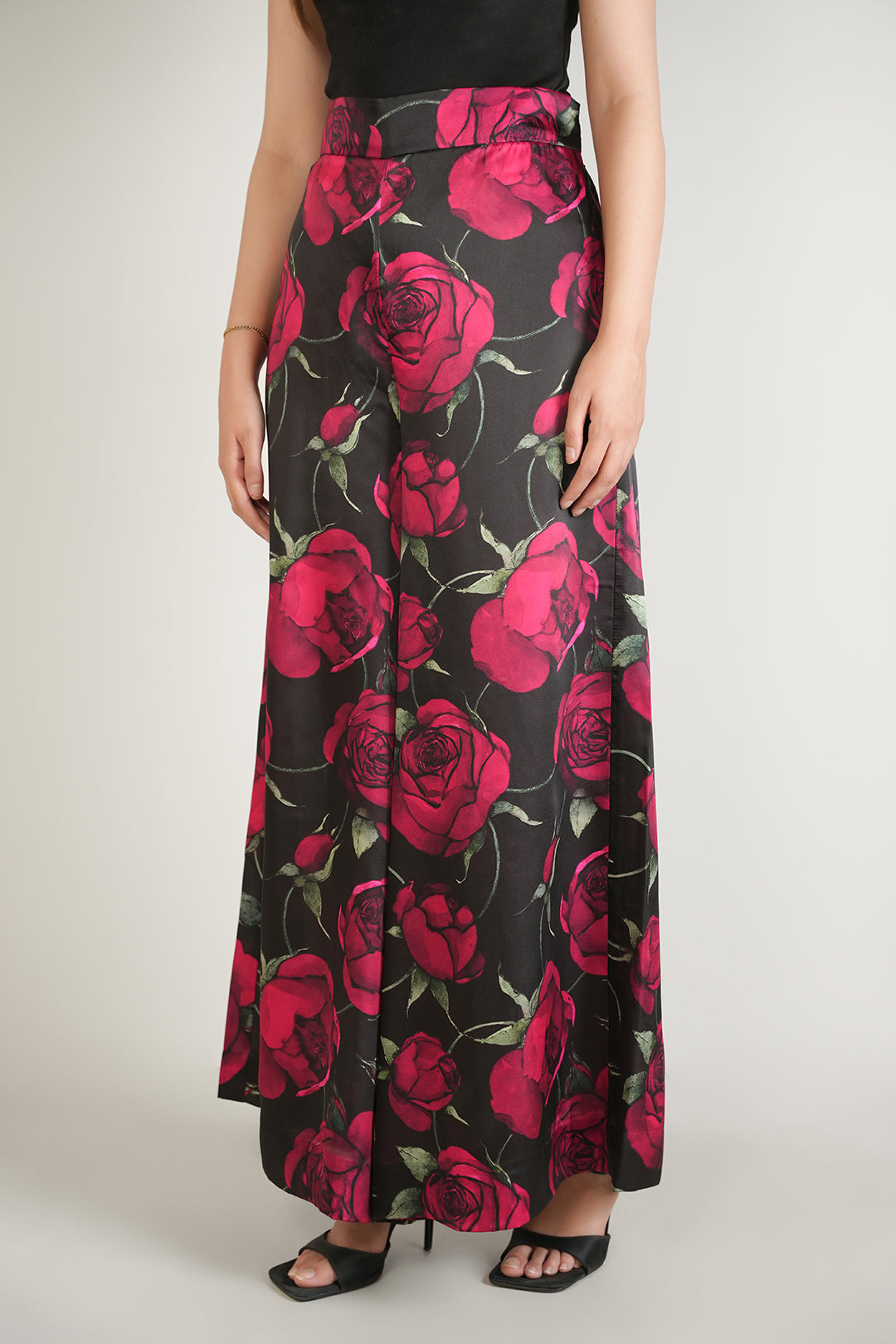 https://cdn.shopify.com/s/files/1/0611/8585/1568/files/W.SS25.301.P-1.jpg?v=1746776204