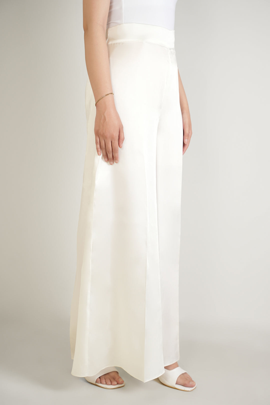 https://cdn.shopify.com/s/files/1/0611/8585/1568/files/W.SS25.341.P-2.jpg?v=1746776350