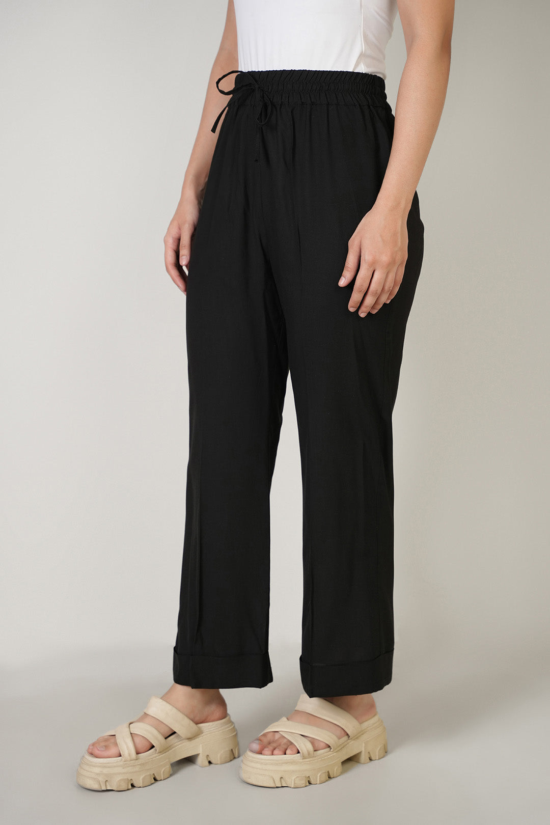 https://cdn.shopify.com/s/files/1/0611/8585/1568/files/W.SS25.399.P-1.jpg?v=1744962637