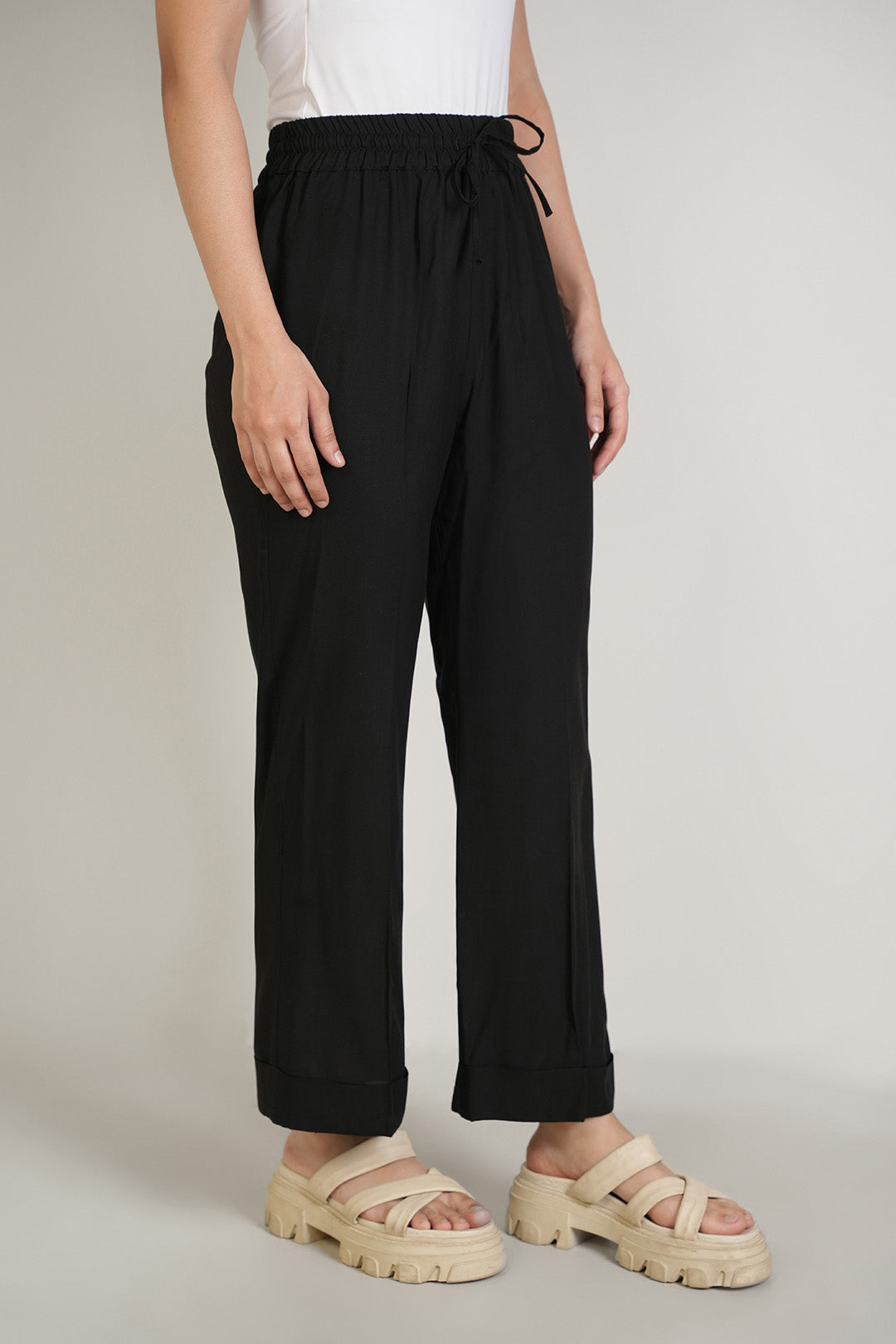 https://cdn.shopify.com/s/files/1/0611/8585/1568/files/W.SS25.399.P-2.jpg?v=1744962637