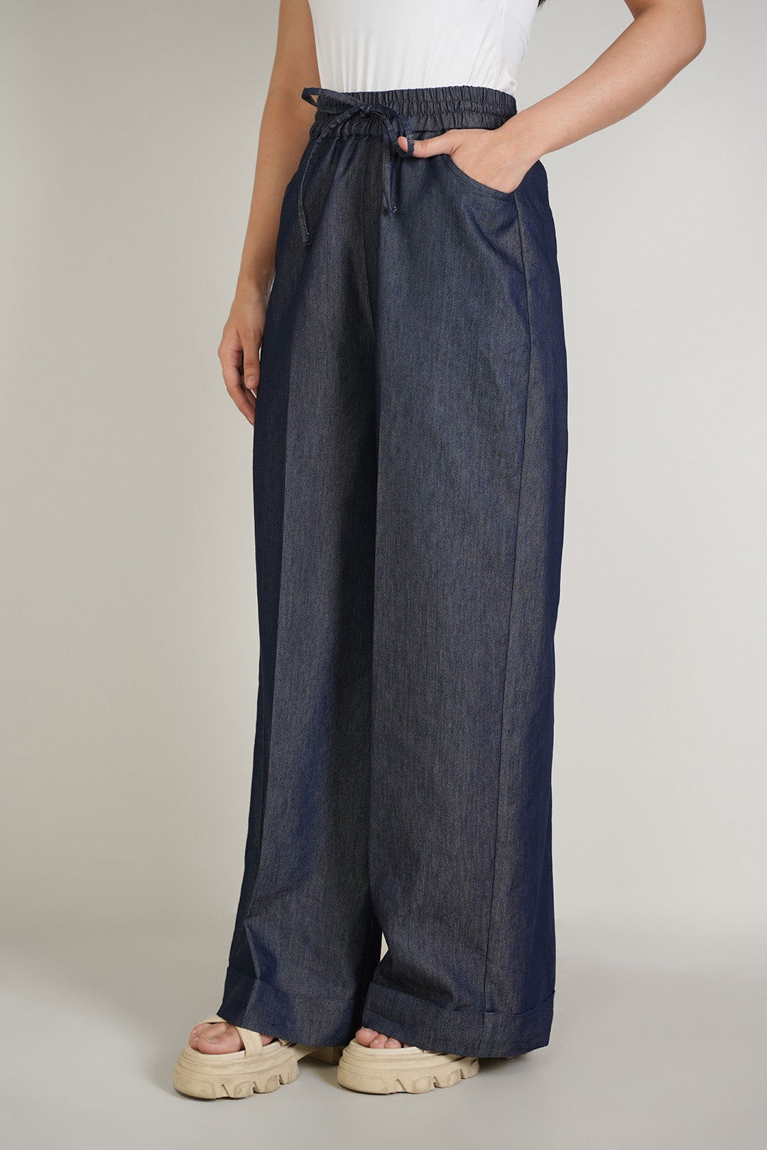https://cdn.shopify.com/s/files/1/0611/8585/1568/files/W.SS25.400.P-2.jpg?v=1744962648