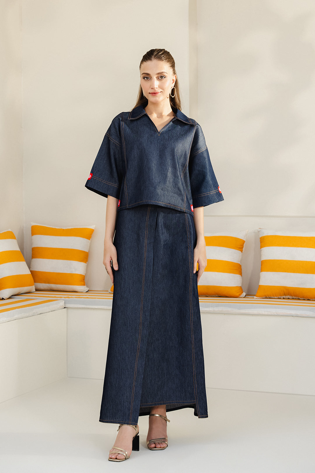 https://cdn.shopify.com/s/files/1/0611/8585/1568/files/W.SS25.413.T-1.jpg?v=1744351998