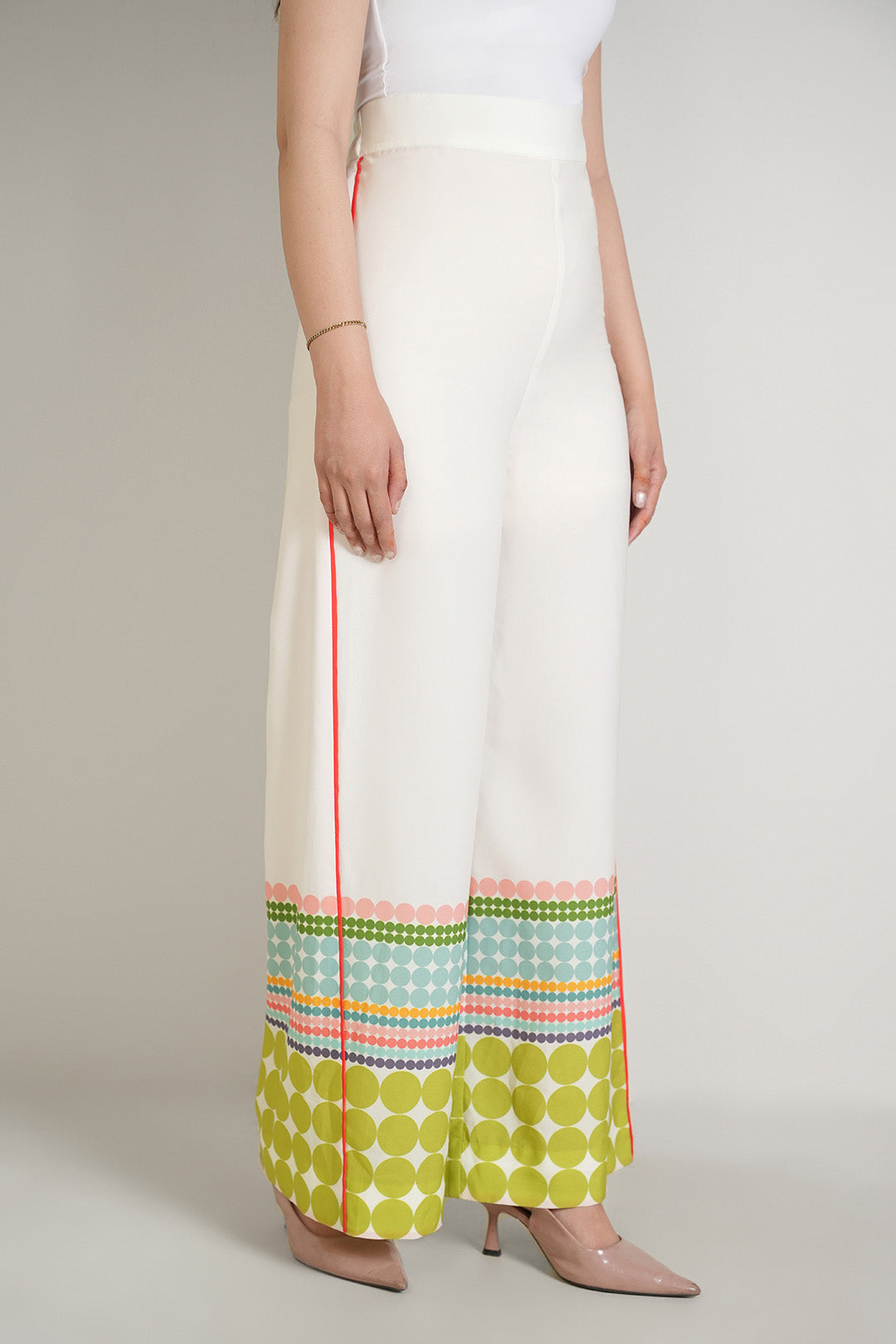 https://cdn.shopify.com/s/files/1/0611/8585/1568/files/W.SS25.418.P-2.jpg?v=1744352052