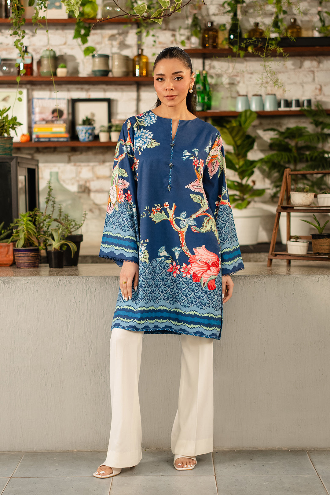 https://cdn.shopify.com/s/files/1/0611/8585/1568/files/W.SS25.446.T-1.jpg?v=1745561357