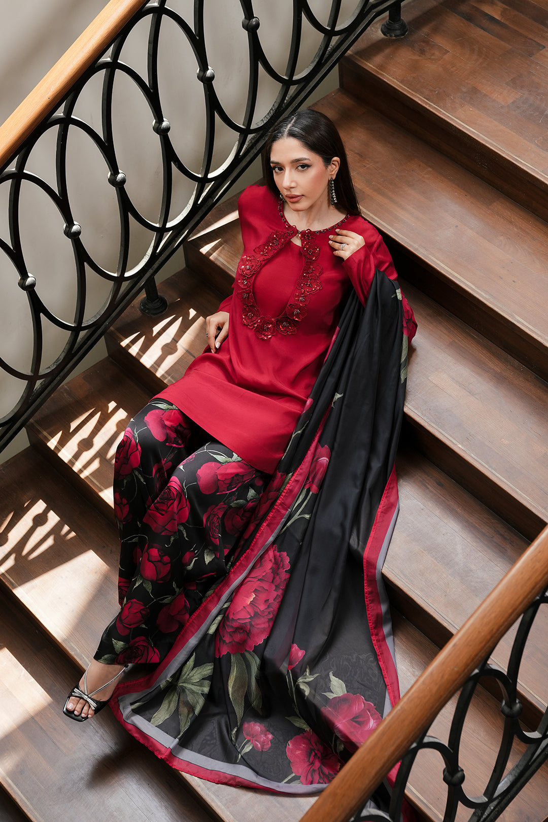 https://cdn.shopify.com/s/files/1/0611/8585/1568/files/W.SS25.470.T-3.jpg?v=1746776528