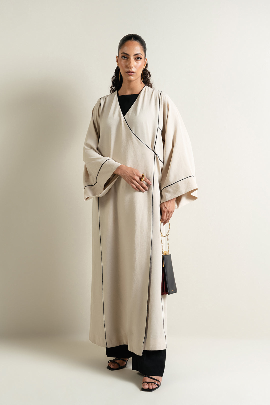 https://cdn.shopify.com/s/files/1/0611/8585/1568/files/W.SS25.541.T-1.jpg?v=1750939454