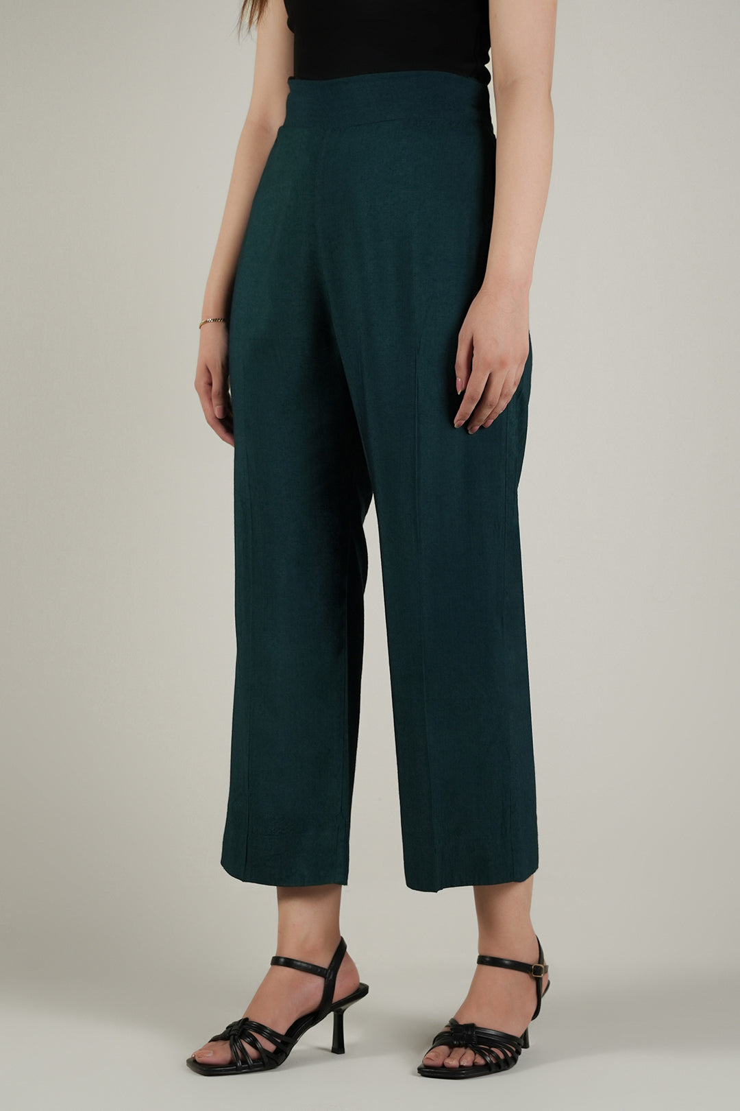 https://cdn.shopify.com/s/files/1/0611/8585/1568/files/W.SS25.545.P-1.jpg?v=1751610959