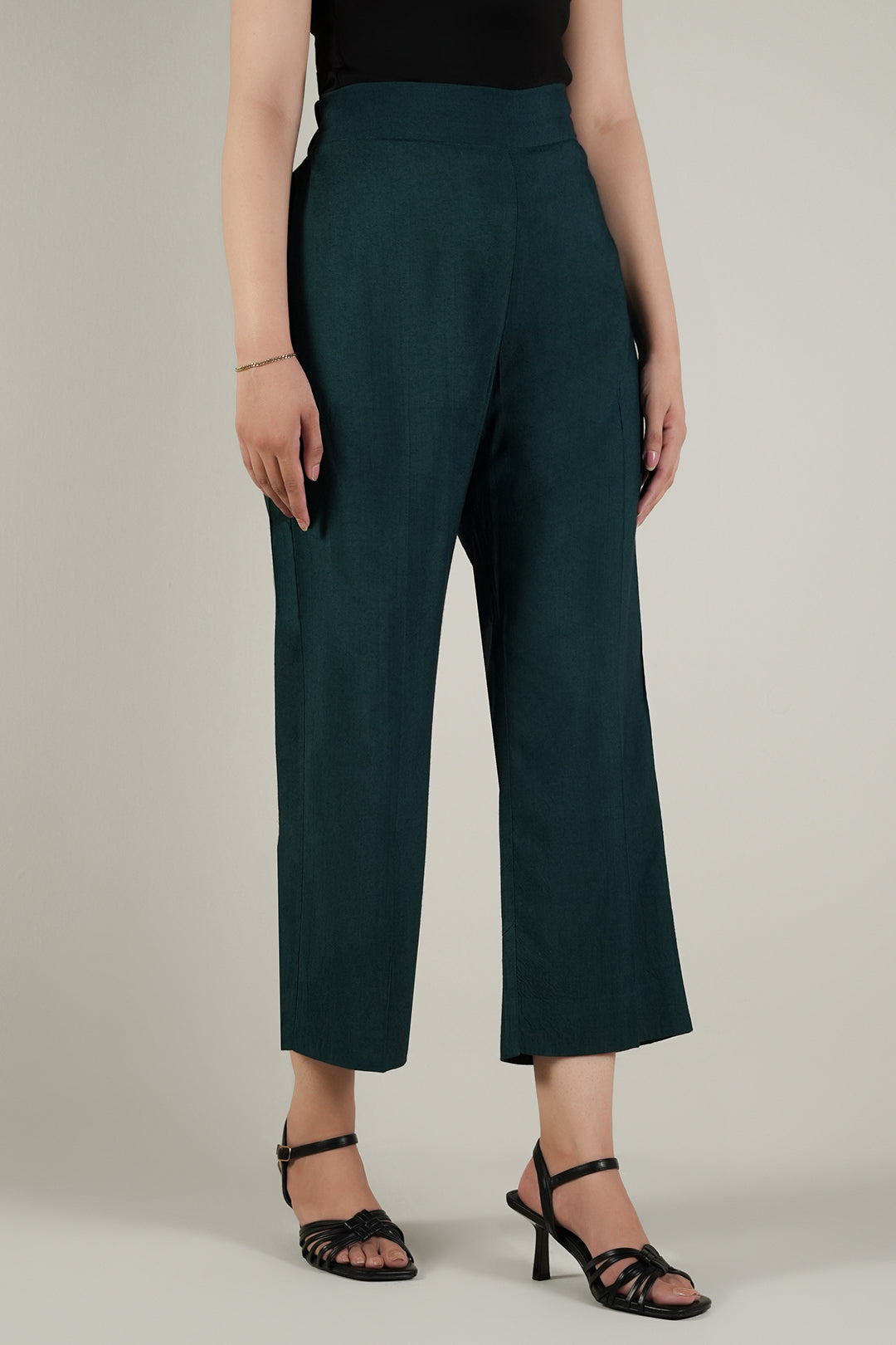 https://cdn.shopify.com/s/files/1/0611/8585/1568/files/W.SS25.545.P-2.jpg?v=1751610960