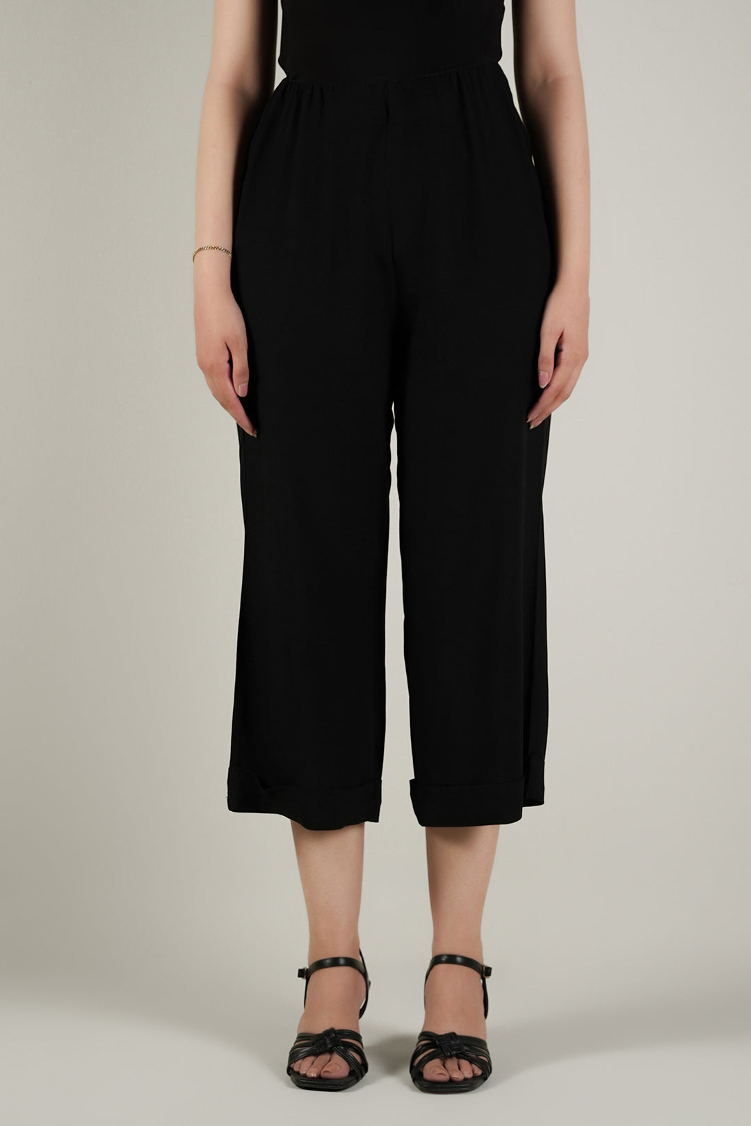 https://cdn.shopify.com/s/files/1/0611/8585/1568/files/W.SS25.546.P-3.jpg?v=1751610973