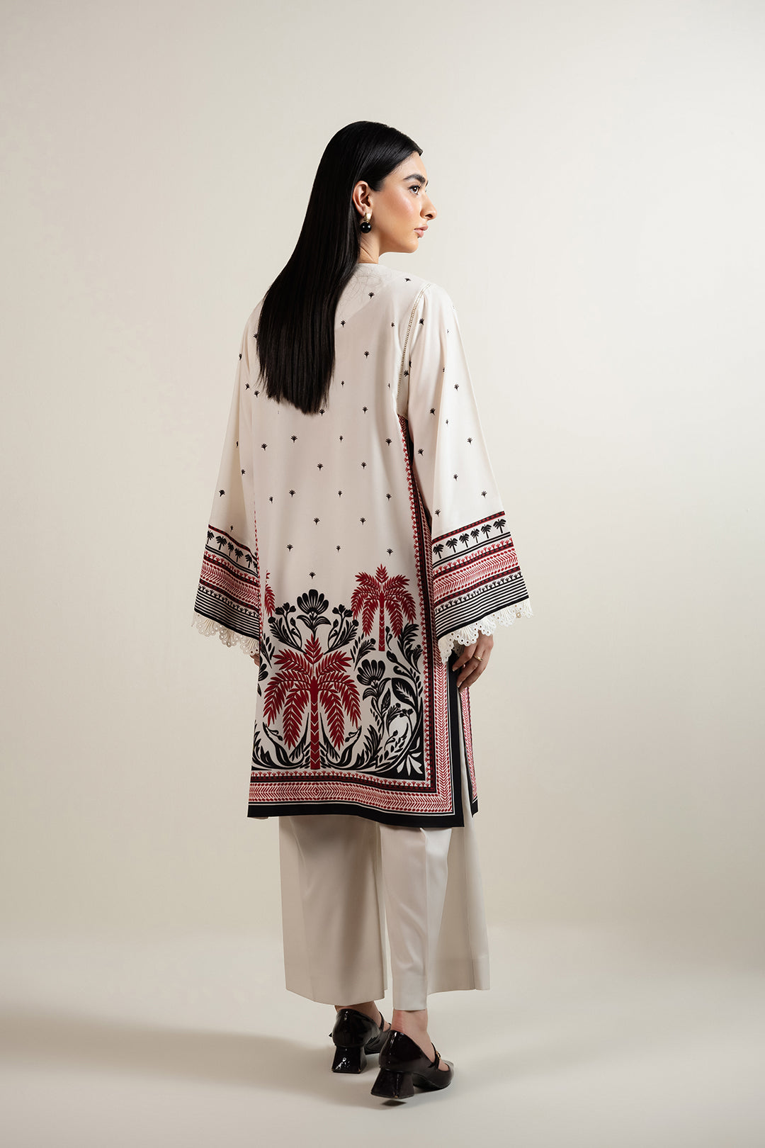 https://cdn.shopify.com/s/files/1/0611/8585/1568/files/W.SS25.561.T-4.jpg?v=1751611060