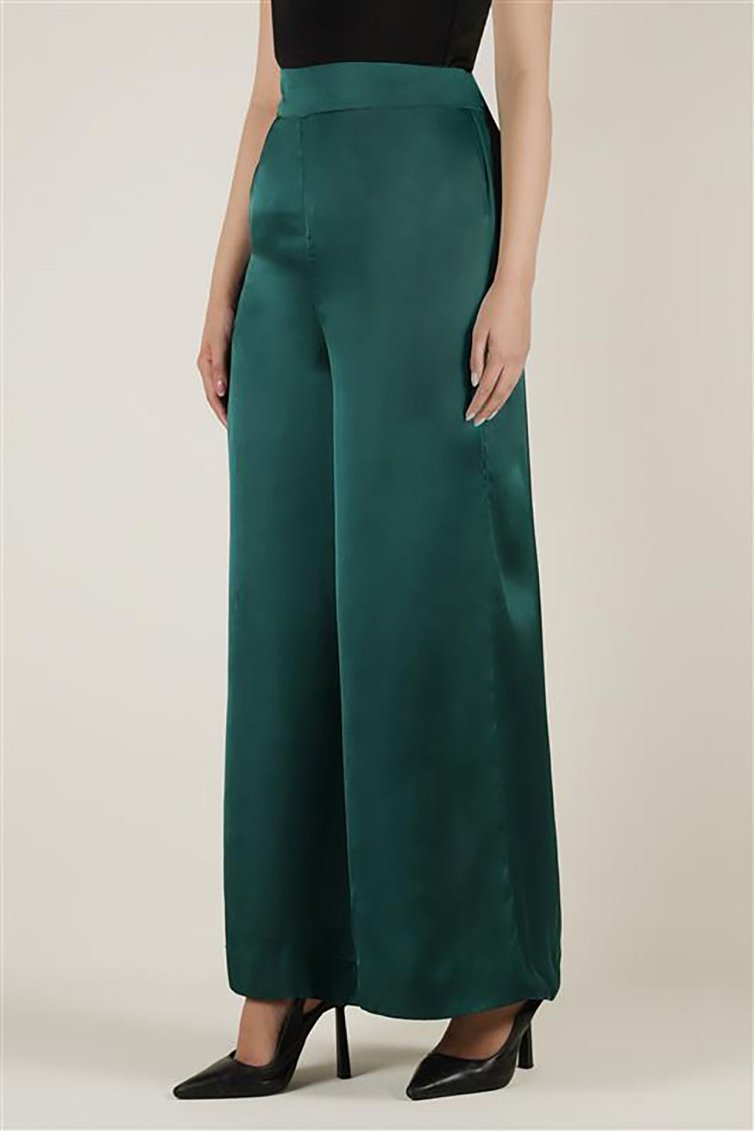 https://cdn.shopify.com/s/files/1/0611/8585/1568/files/W.SS25.638.P-2.jpg?v=1752819300