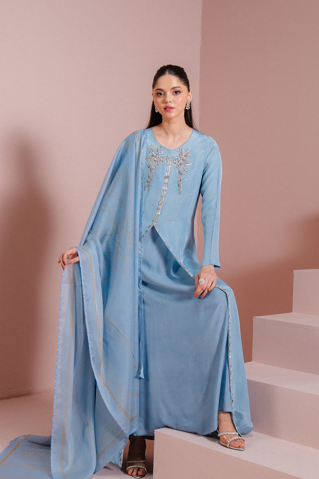 https://cdn.shopify.com/s/files/1/0611/8585/1568/files/W.SS25.640.T-3.jpg?v=1747984268