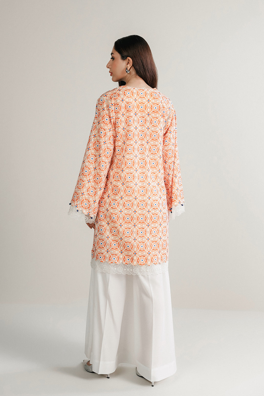https://cdn.shopify.com/s/files/1/0611/8585/1568/files/W.SS25.660.T-4.jpg?v=1755777277