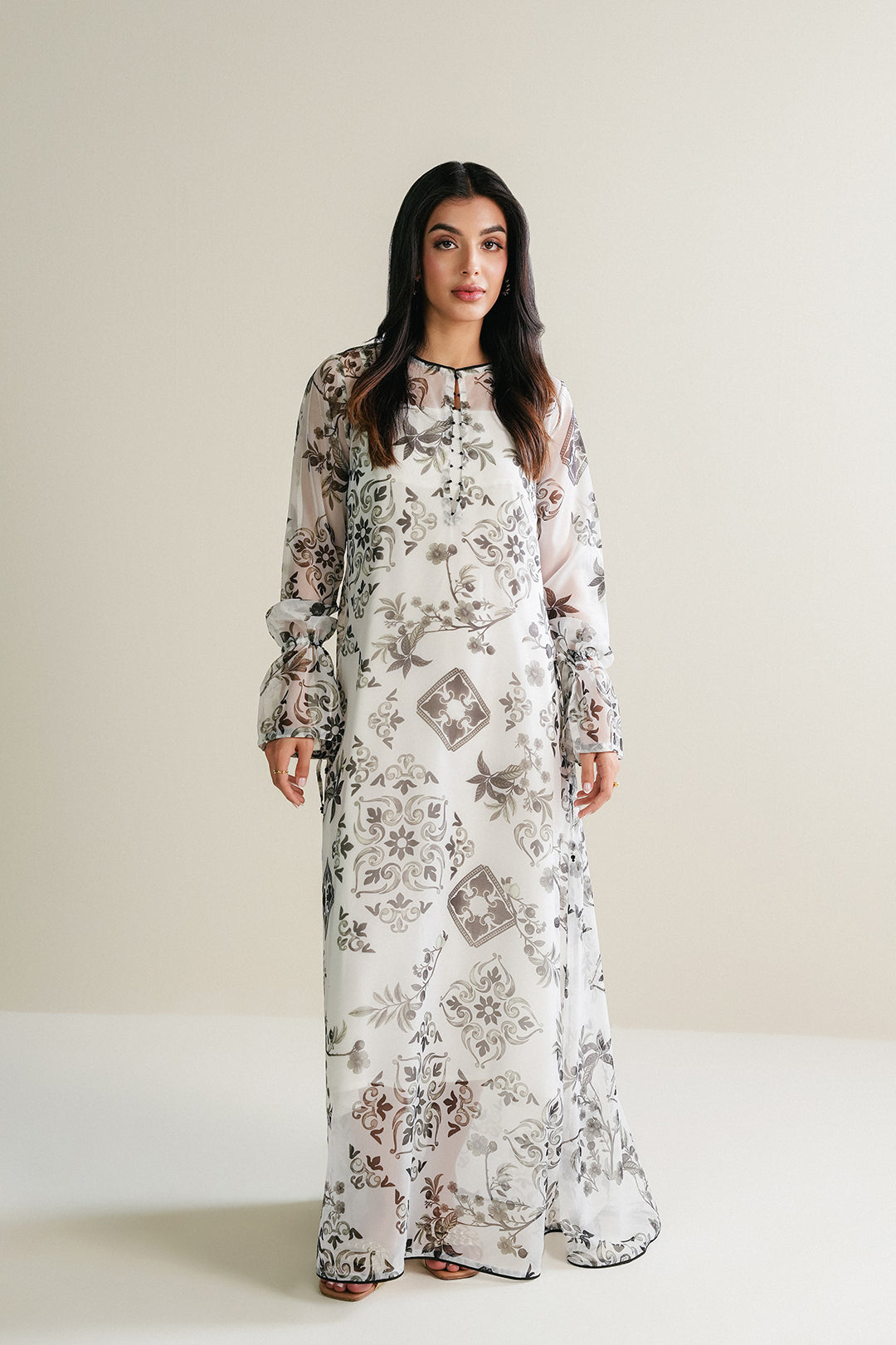 https://cdn.shopify.com/s/files/1/0611/8585/1568/files/W.SS25.665.T-1.jpg?v=1753424378