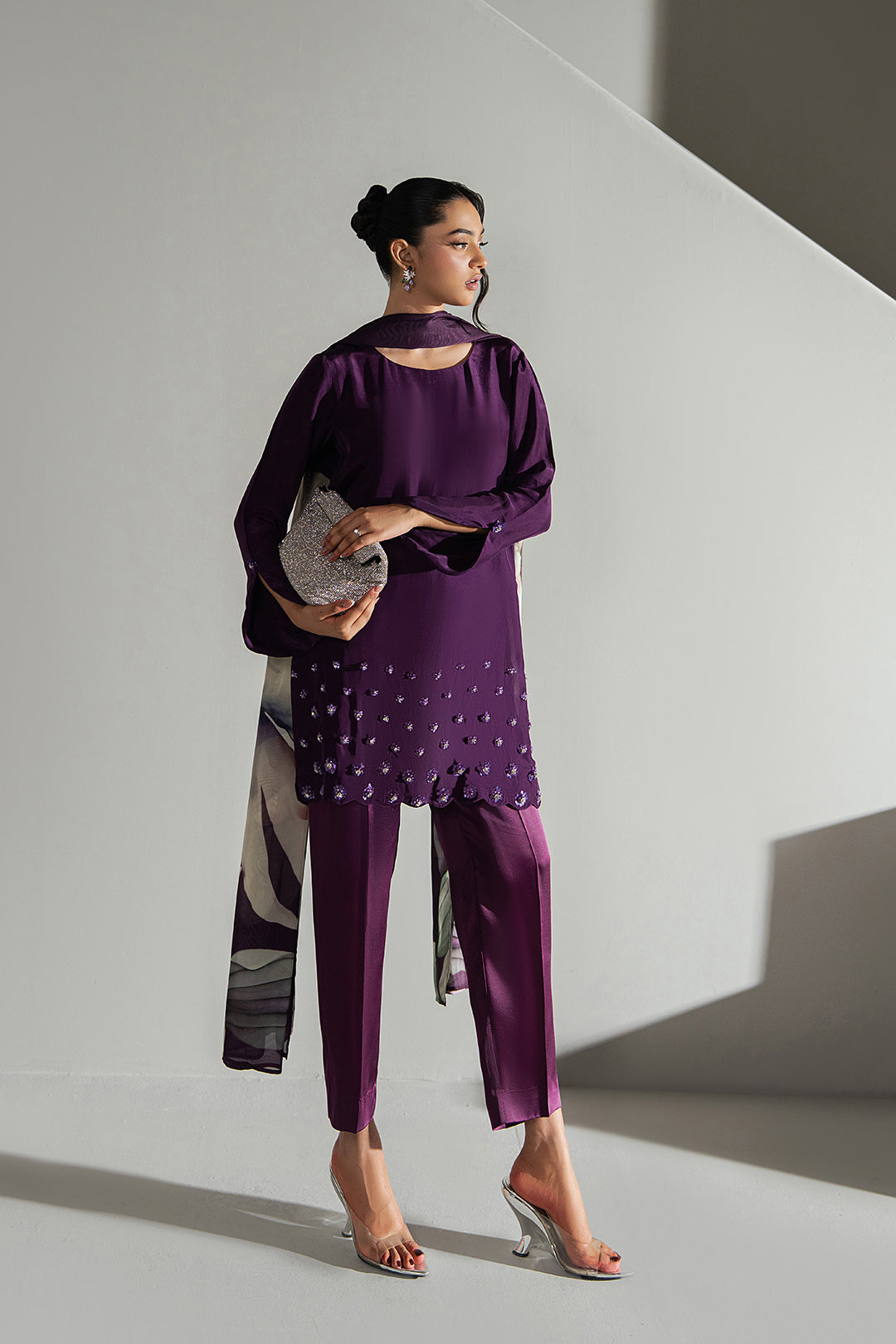 https://cdn.shopify.com/s/files/1/0611/8585/1568/files/W.SS25.692.T-1.jpg?v=1755244912