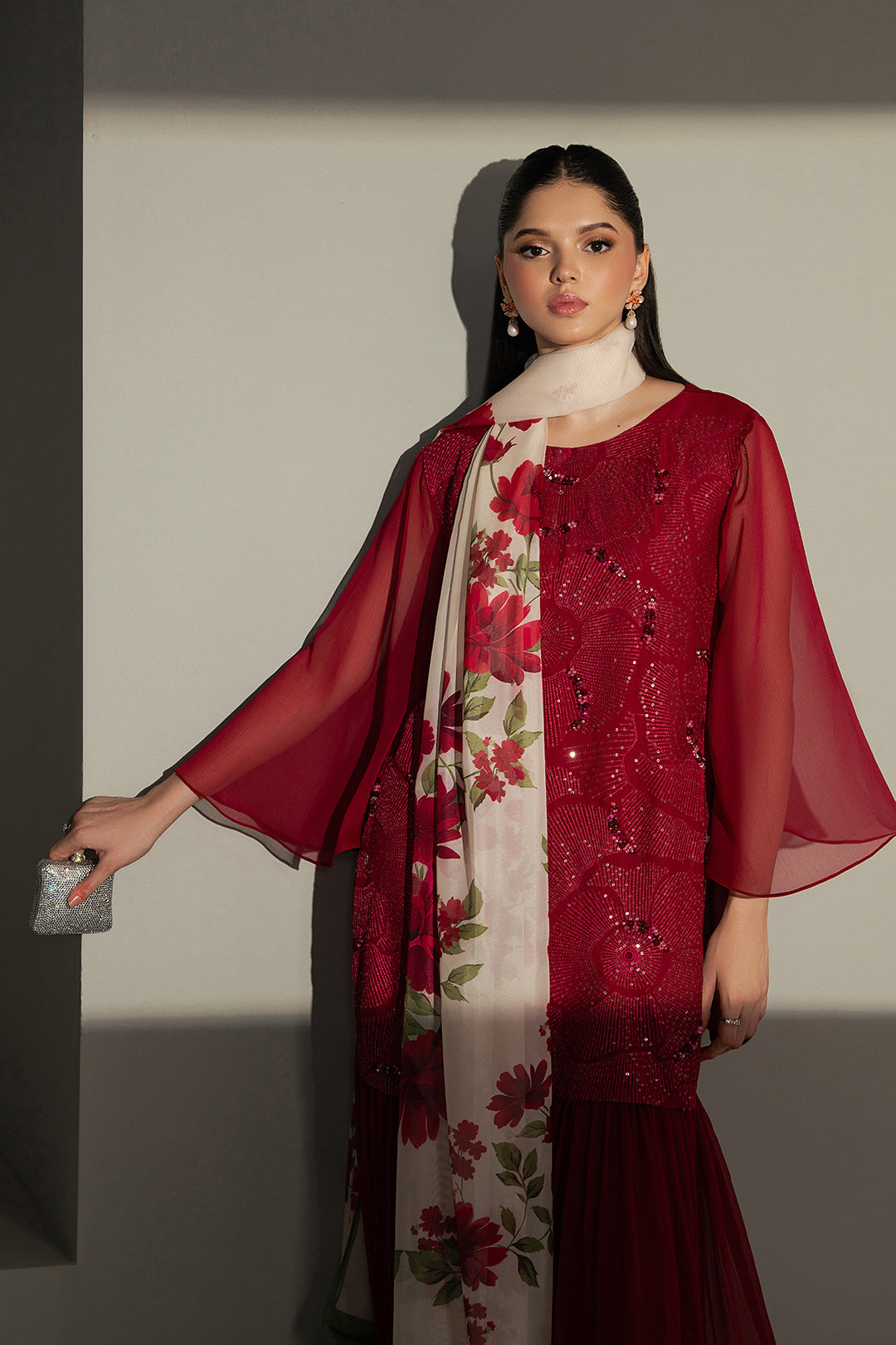 https://cdn.shopify.com/s/files/1/0611/8585/1568/files/W.SS25.695.T-2.jpg?v=1755244938
