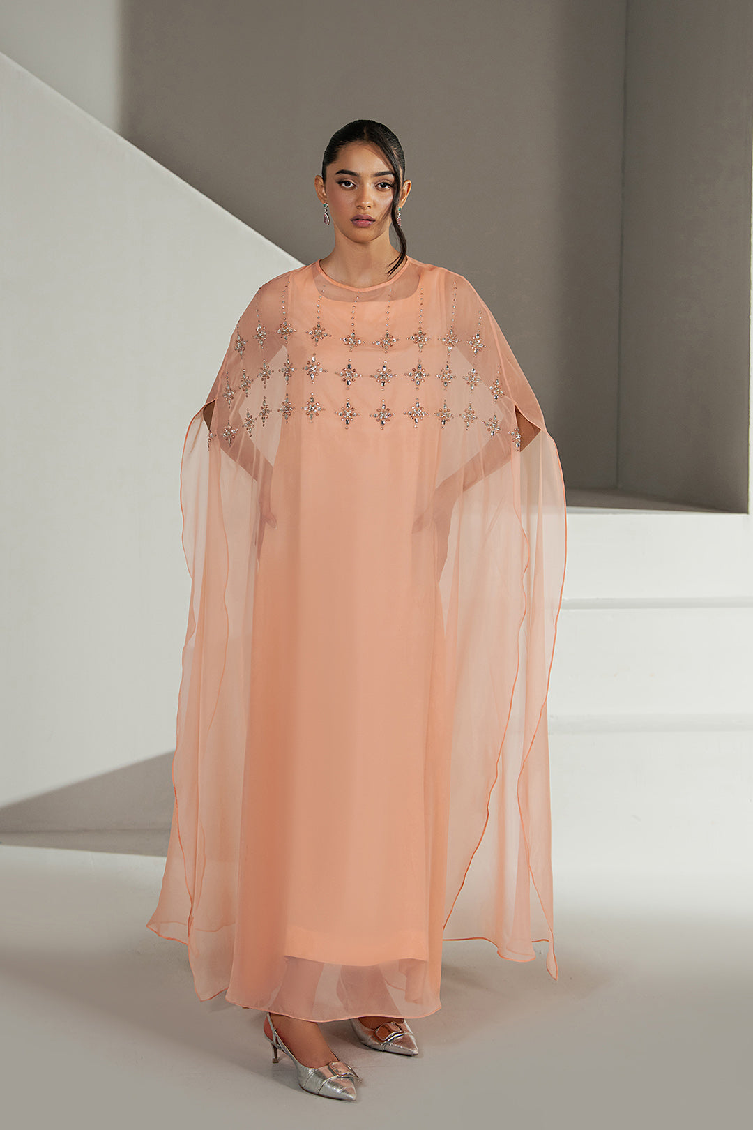 https://cdn.shopify.com/s/files/1/0611/8585/1568/files/W.SS25.696.T-1.jpg?v=1755244951