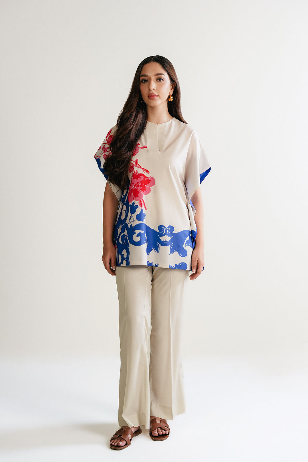https://cdn.shopify.com/s/files/1/0611/8585/1568/files/W.SS25.735.T-1.jpg?v=1758802798