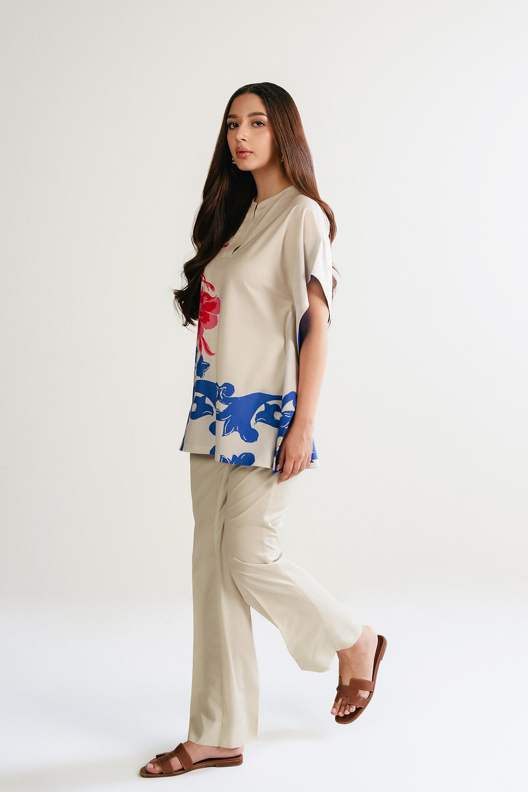 https://cdn.shopify.com/s/files/1/0611/8585/1568/files/W.SS25.735.T-3.jpg?v=1758802857