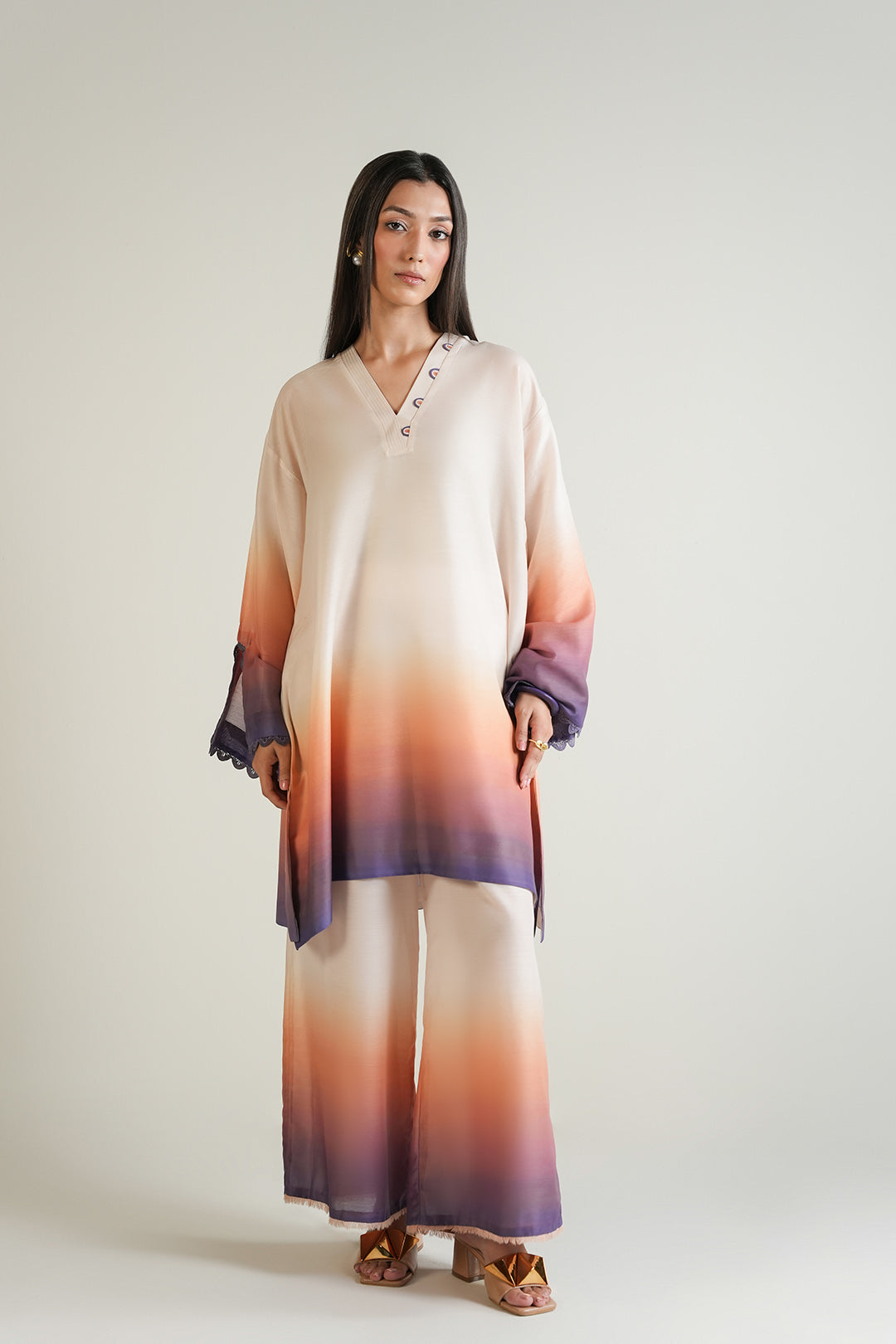 https://cdn.shopify.com/s/files/1/0611/8585/1568/files/W.SS25.751.T-1.jpg?v=1755777357