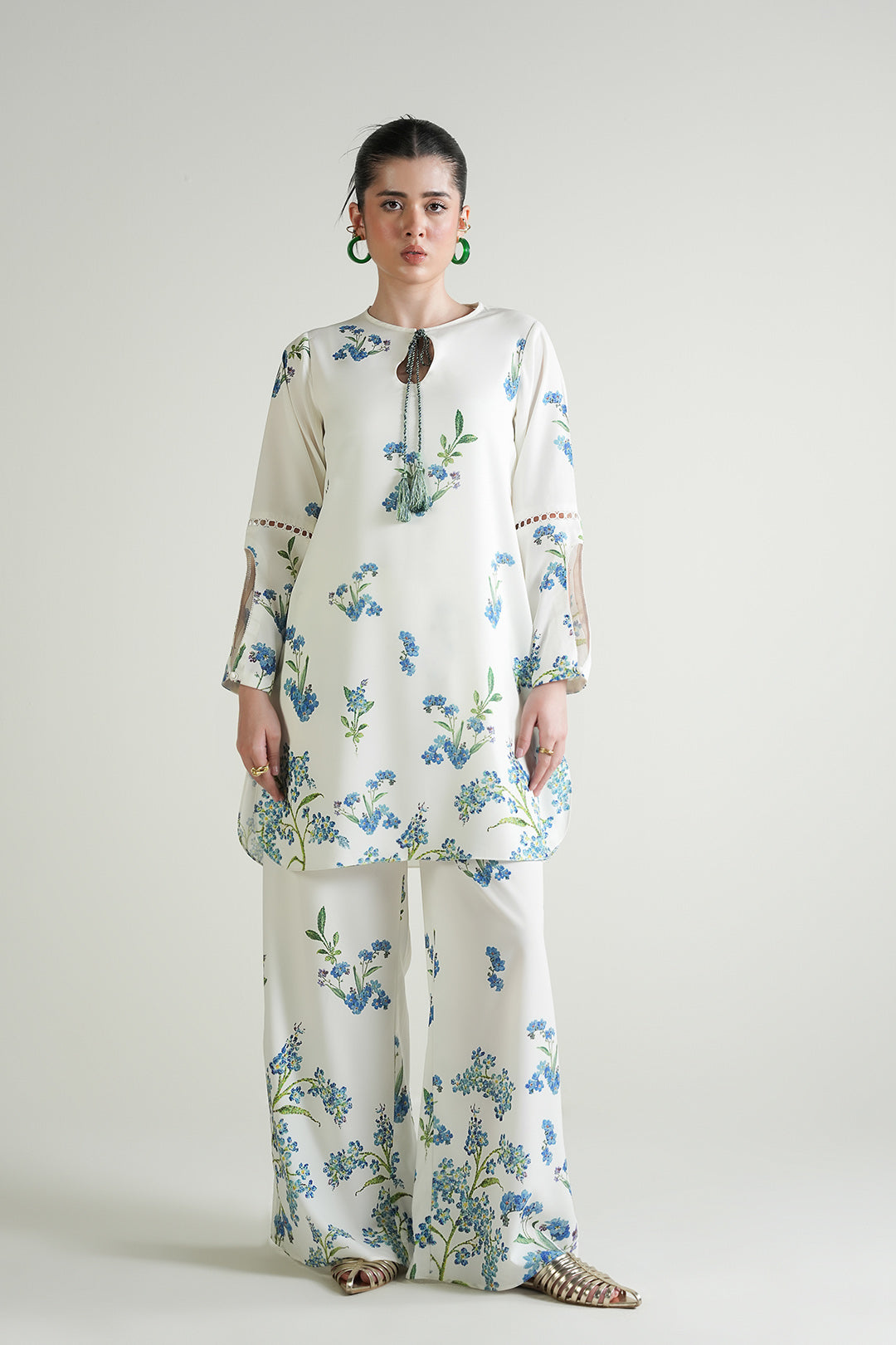 https://cdn.shopify.com/s/files/1/0611/8585/1568/files/W.SS25.757.T-1.jpg?v=1755777462
