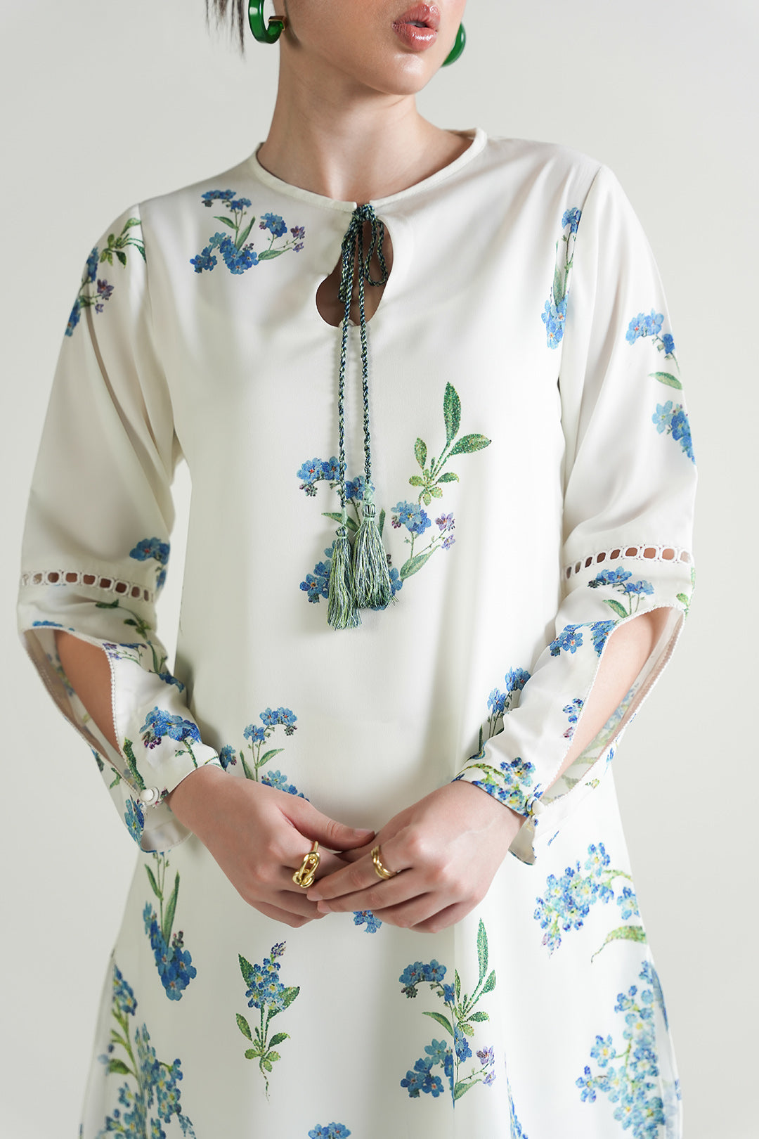 https://cdn.shopify.com/s/files/1/0611/8585/1568/files/W.SS25.757.T-2.jpg?v=1755777463
