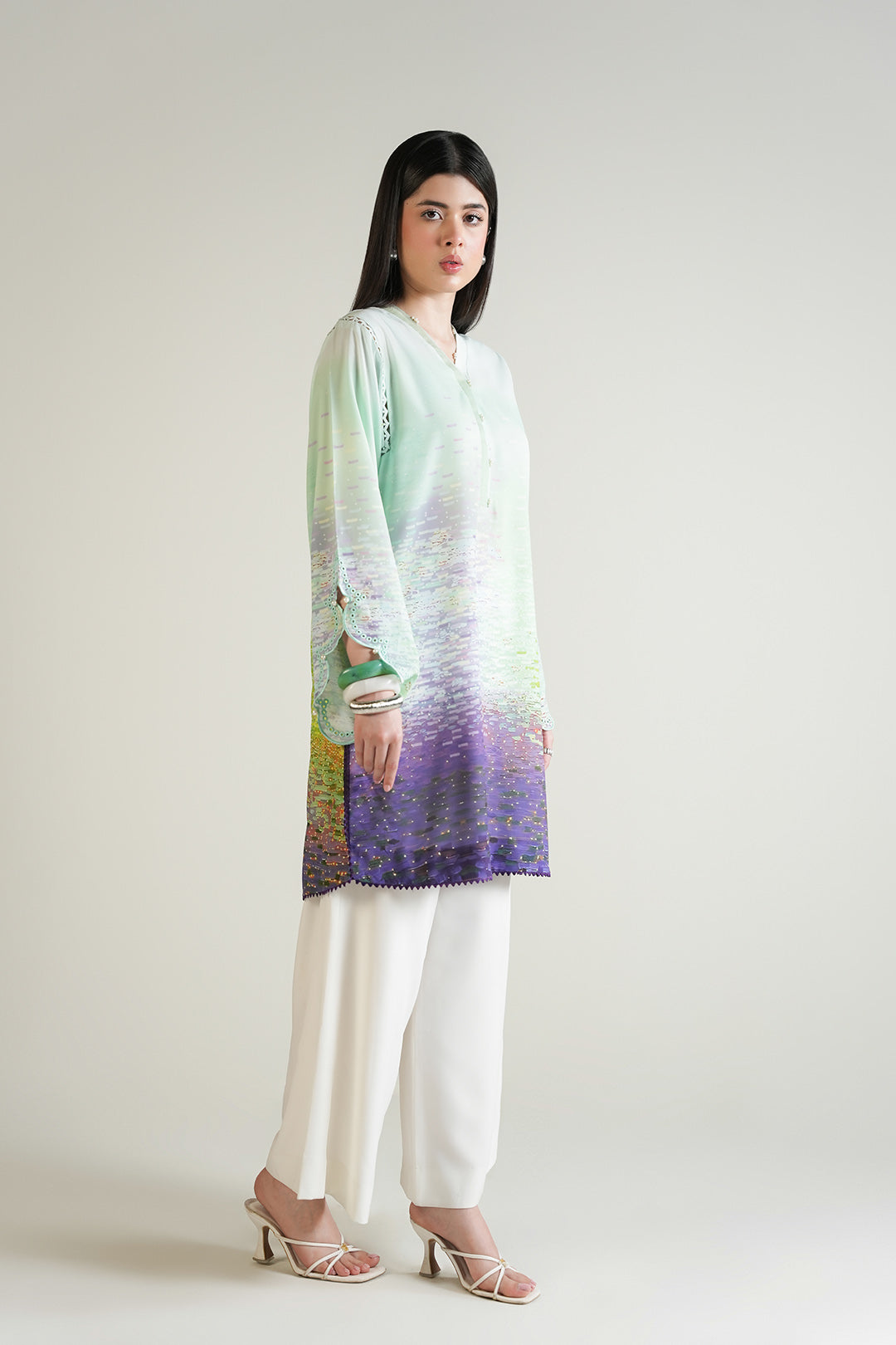 https://cdn.shopify.com/s/files/1/0611/8585/1568/files/W.SS25.759.T-3.jpg?v=1755777492