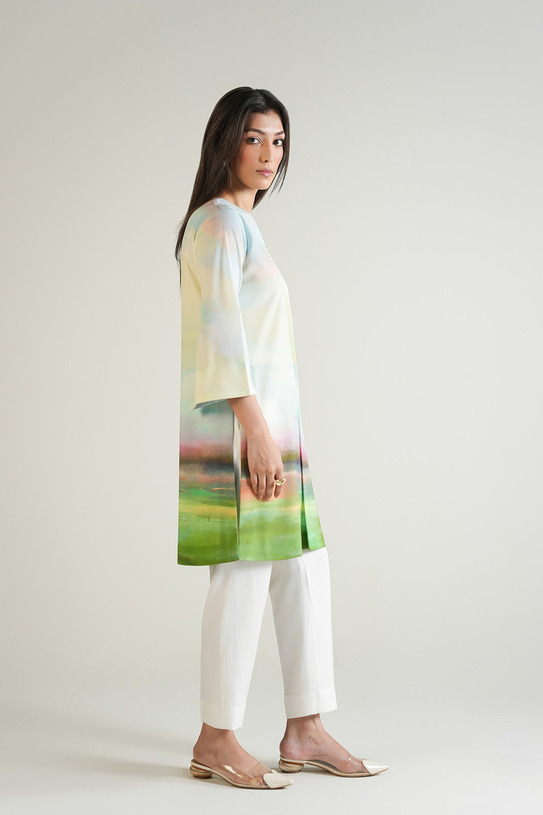 https://cdn.shopify.com/s/files/1/0611/8585/1568/files/W.SS25.760.T-3.jpg?v=1755777523