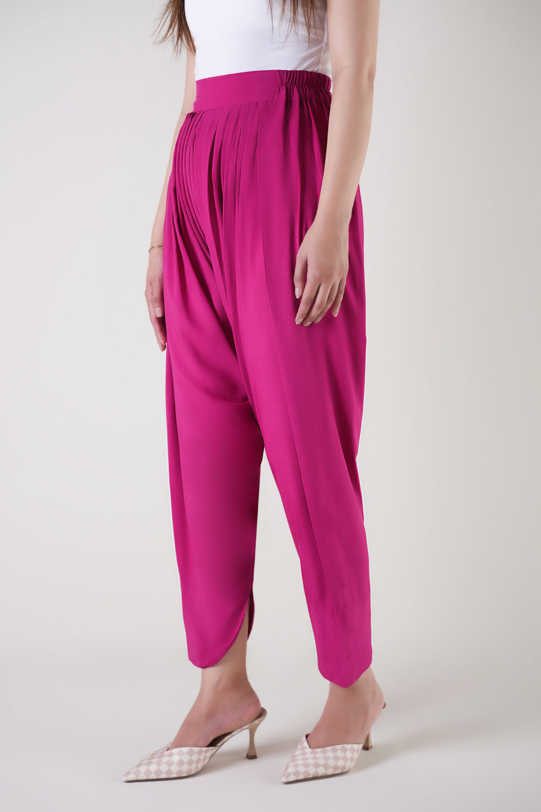 https://cdn.shopify.com/s/files/1/0611/8585/1568/files/W.SS25.765.P-1.jpg?v=1755777593