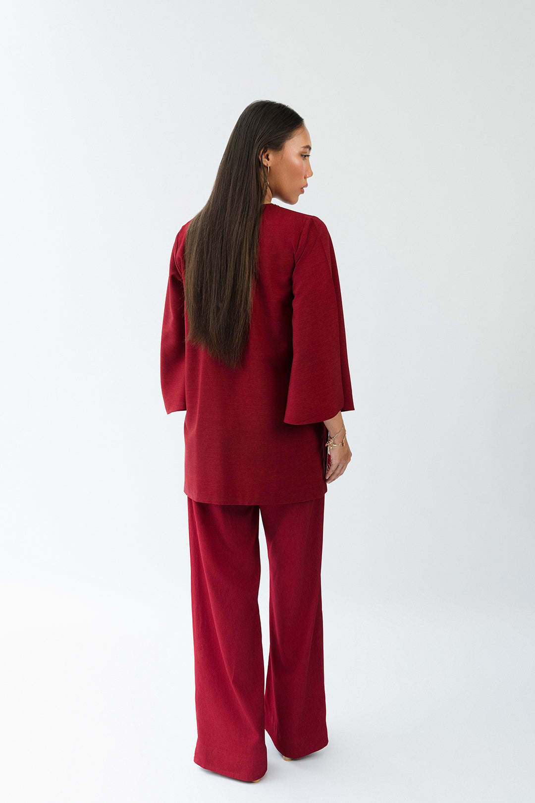 https://cdn.shopify.com/s/files/1/0611/8585/1568/files/W.SS25.769.T-4.jpg?v=1756448192