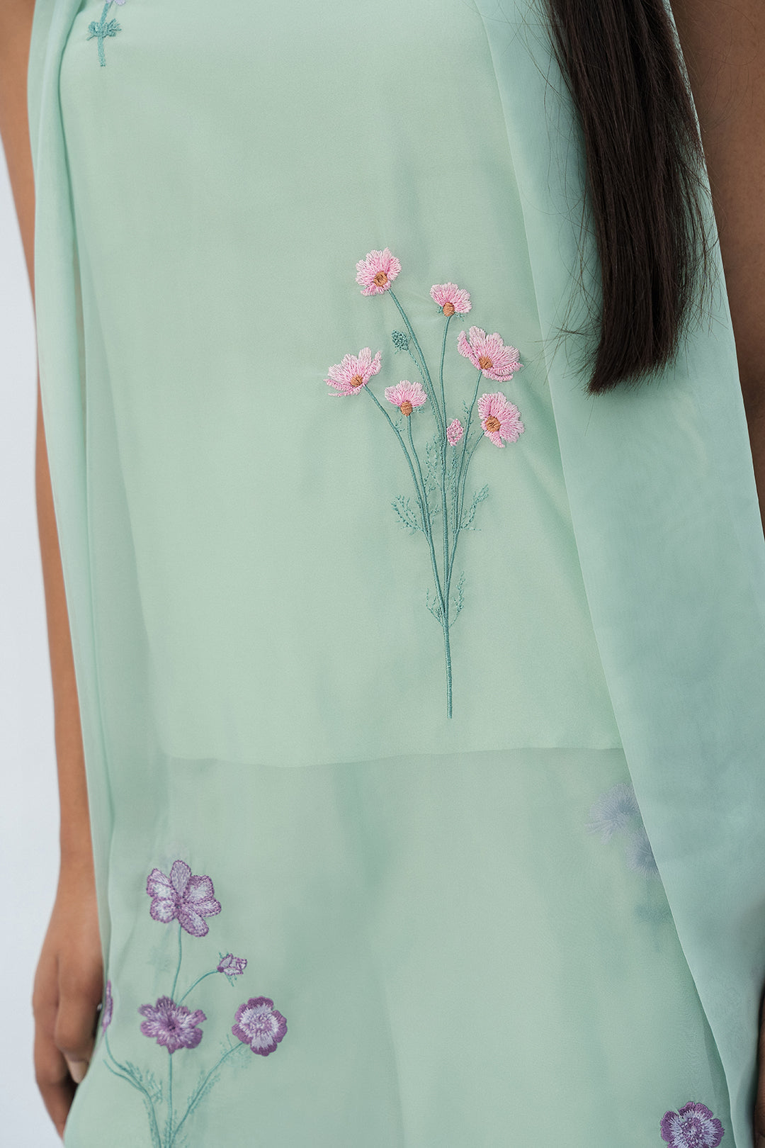 https://cdn.shopify.com/s/files/1/0611/8585/1568/files/W.SS25.771.T-2.jpg?v=1756448214