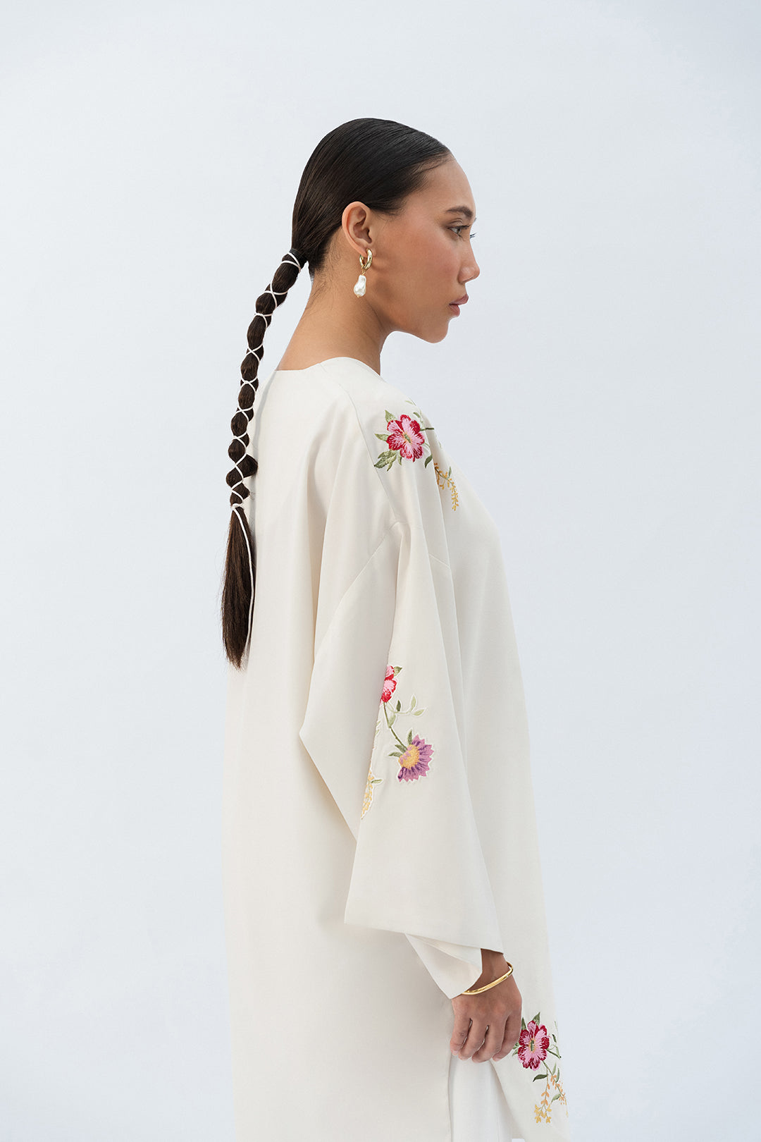 https://cdn.shopify.com/s/files/1/0611/8585/1568/files/W.SS25.772.T-3.jpg?v=1756448226