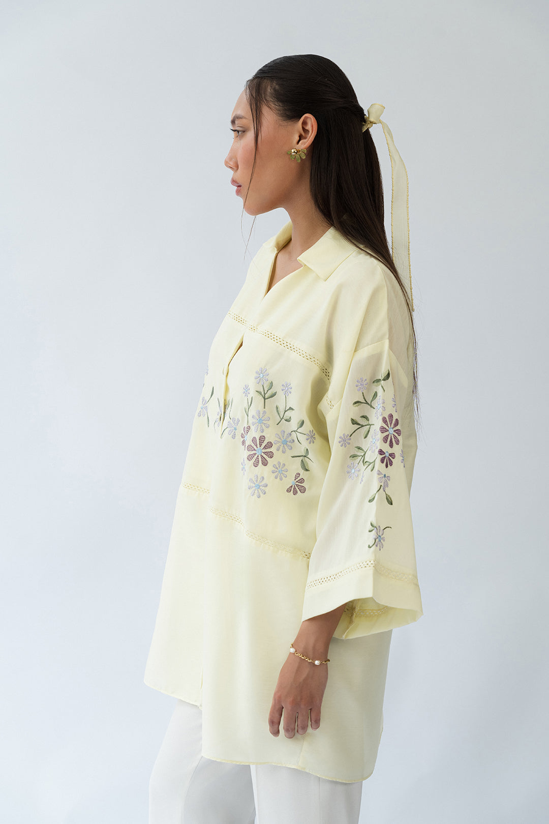 https://cdn.shopify.com/s/files/1/0611/8585/1568/files/W.SS25.779.T-3.jpg?v=1756448341