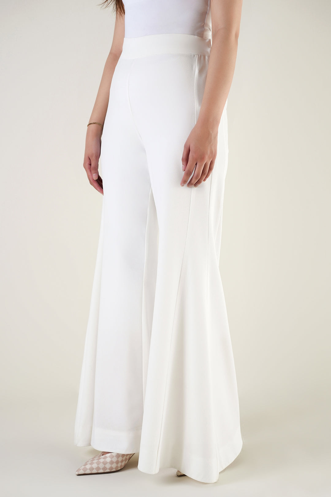 https://cdn.shopify.com/s/files/1/0611/8585/1568/files/W.SS25.782.P-1.jpg?v=1756448377