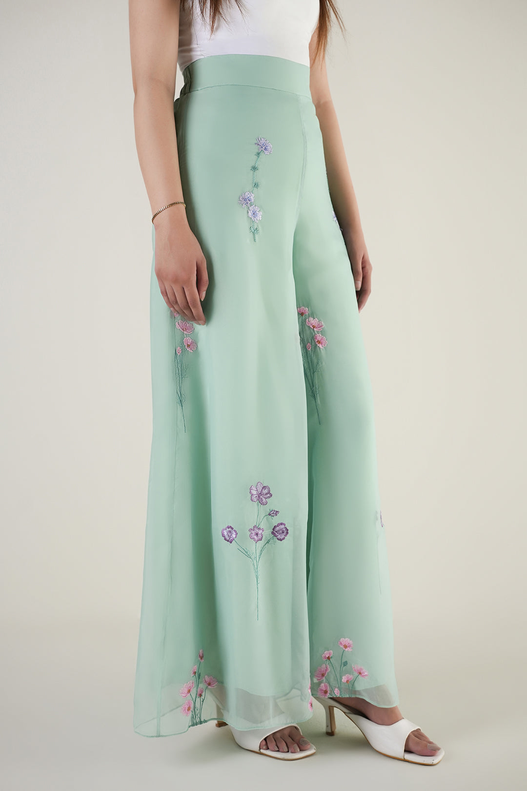 https://cdn.shopify.com/s/files/1/0611/8585/1568/files/W.SS25.783.P-2.jpg?v=1756448388