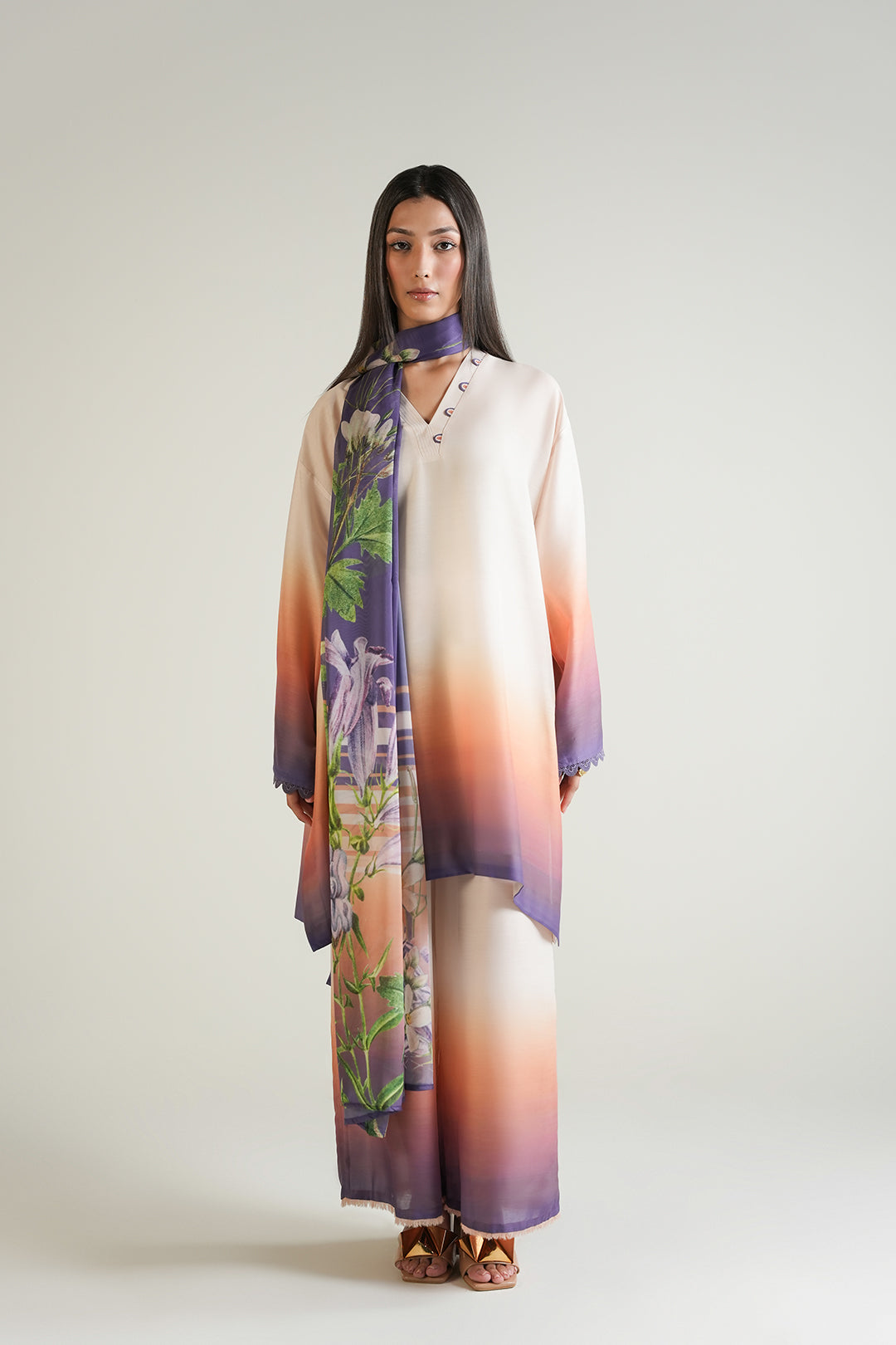 https://cdn.shopify.com/s/files/1/0611/8585/1568/files/W.SS25.785.T-4.jpg?v=1755777714