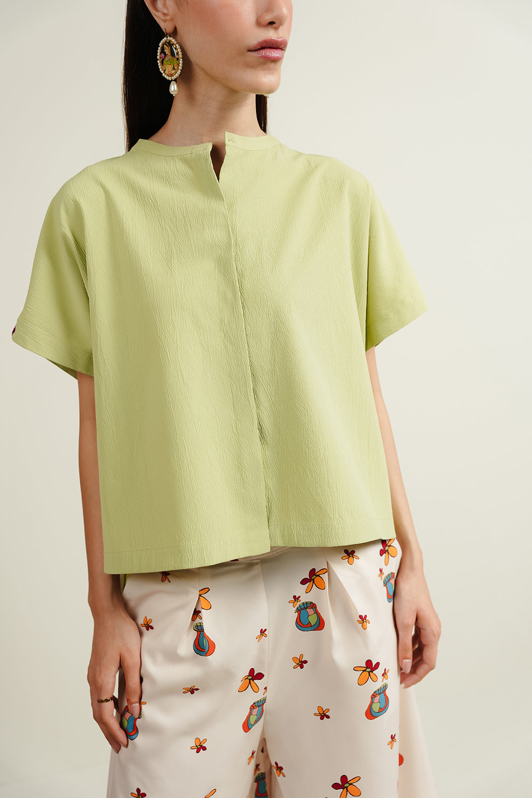 https://cdn.shopify.com/s/files/1/0611/8585/1568/files/W.SS25.797.T-2.jpg?v=1754636459