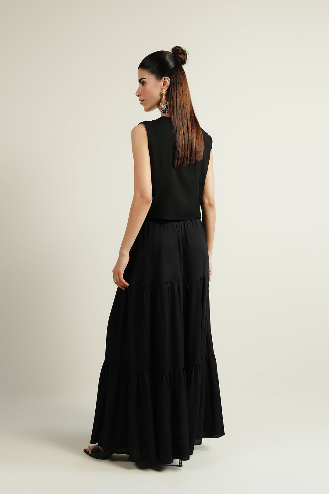 https://cdn.shopify.com/s/files/1/0611/8585/1568/files/W.SS25.801.T-4.jpg?v=1754636497