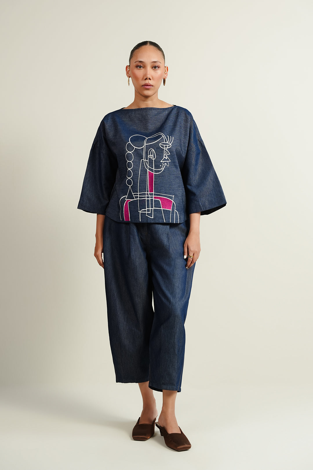 https://cdn.shopify.com/s/files/1/0611/8585/1568/files/W.SS25.804.T-1.jpg?v=1754637041