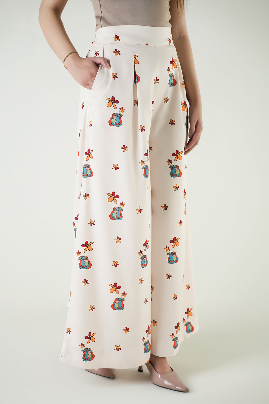 https://cdn.shopify.com/s/files/1/0611/8585/1568/files/W.SS25.811.P-1.jpg?v=1754637137