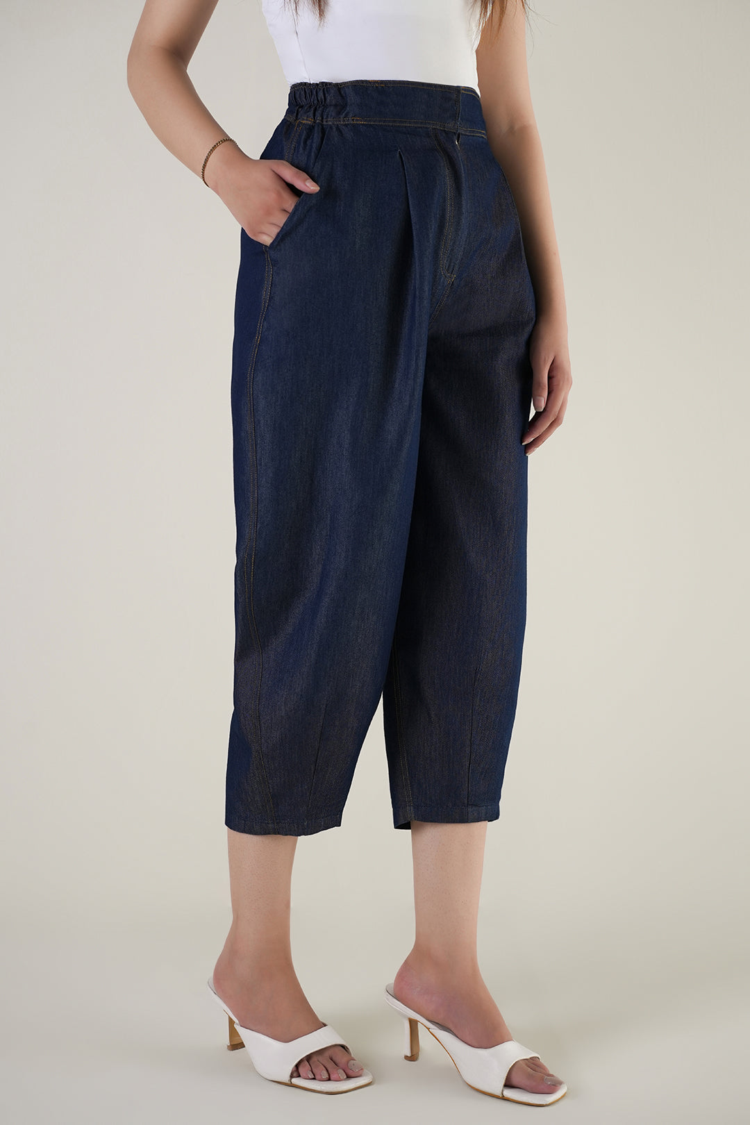 https://cdn.shopify.com/s/files/1/0611/8585/1568/files/W.SS25.813.P-3.jpg?v=1754637161