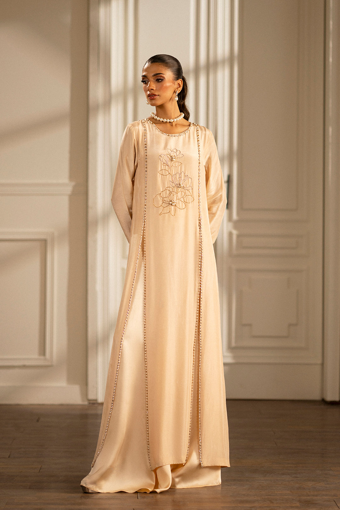 https://cdn.shopify.com/s/files/1/0611/8585/1568/files/W.SS25.832.T-1.jpg?v=1758195502