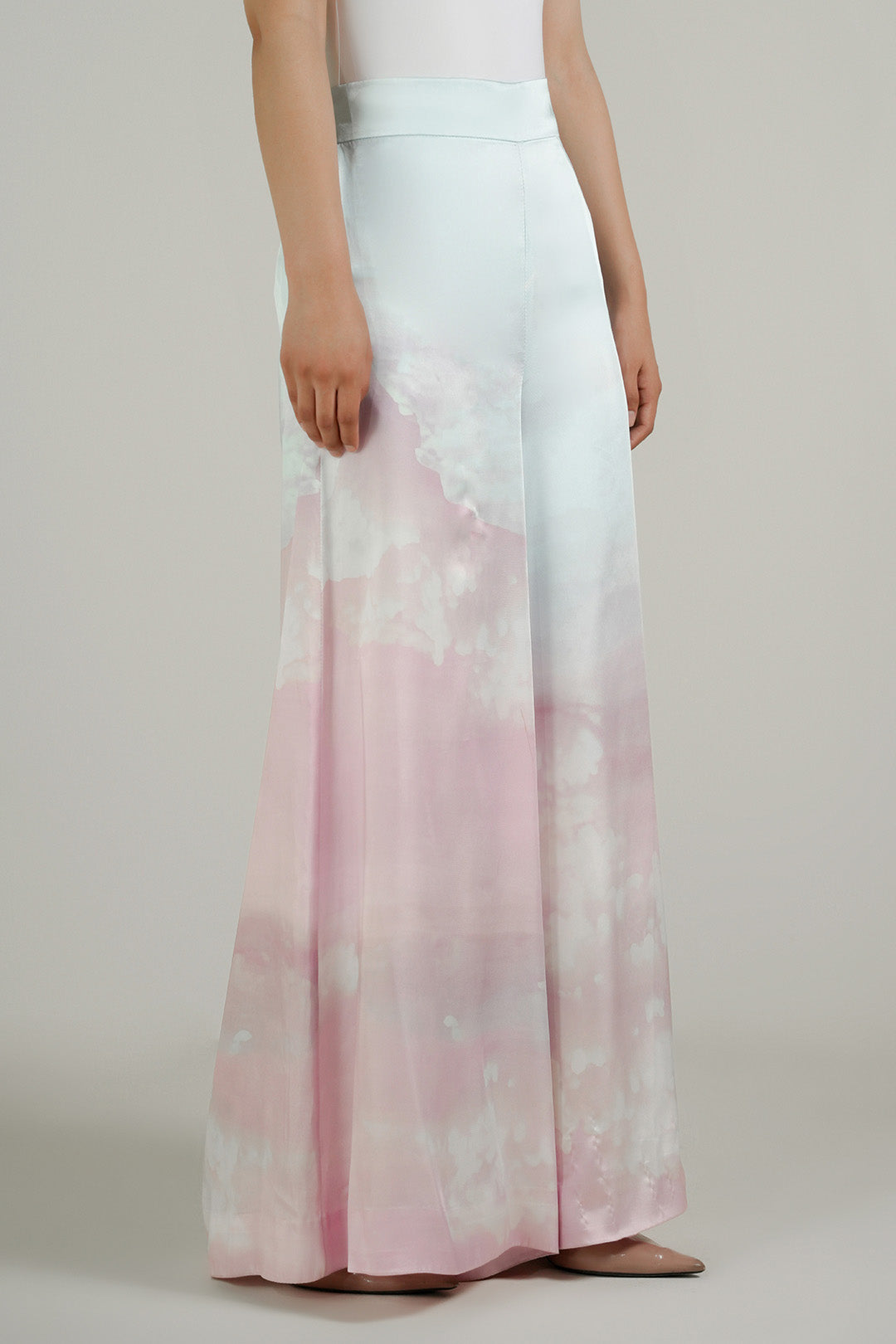 https://cdn.shopify.com/s/files/1/0611/8585/1568/files/W.SS25.857.P-1.jpg?v=1757056750