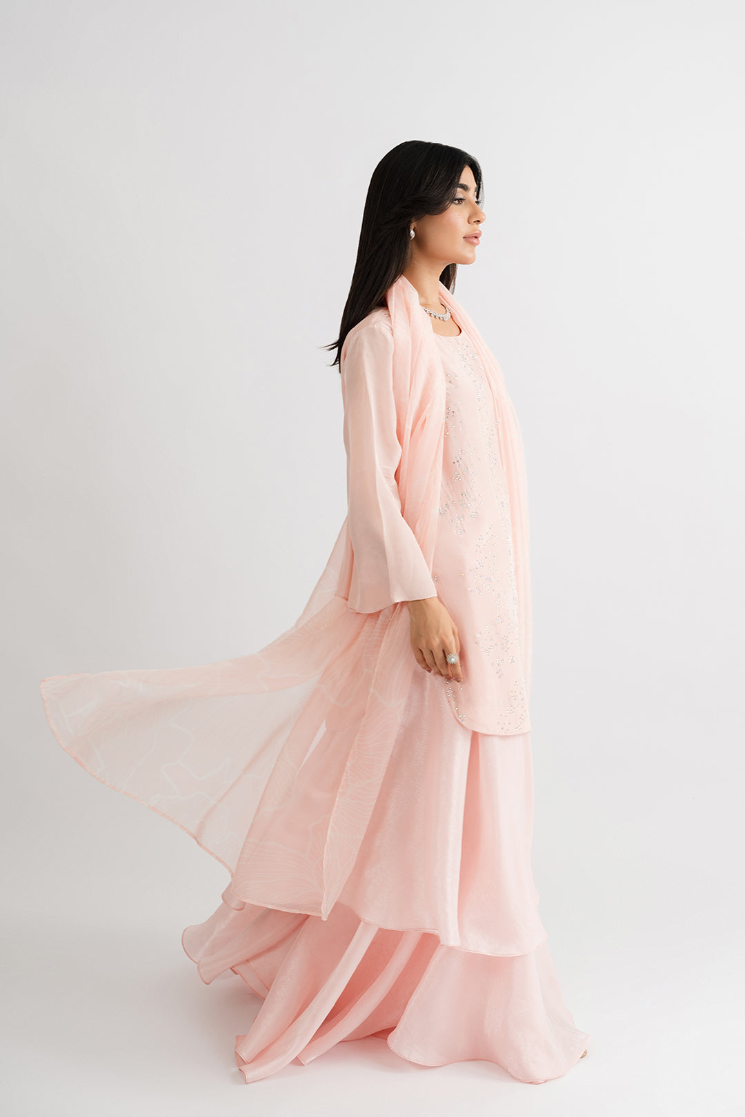 https://cdn.shopify.com/s/files/1/0611/8585/1568/files/W.SS25.914.T-3.jpg?v=1757056798