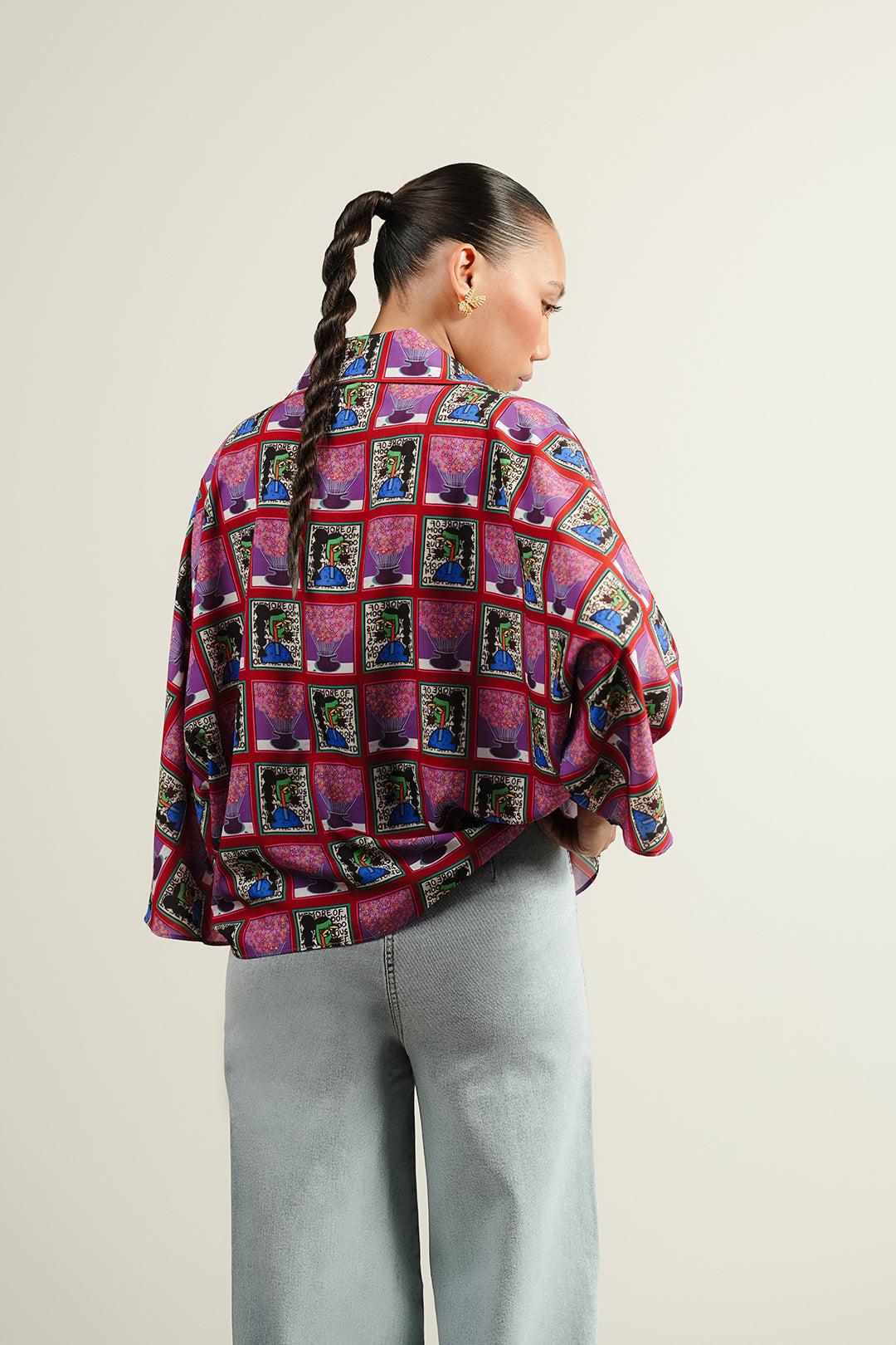 https://cdn.shopify.com/s/files/1/0611/8585/1568/files/W.SS25.922.T-4.jpg?v=1754637222