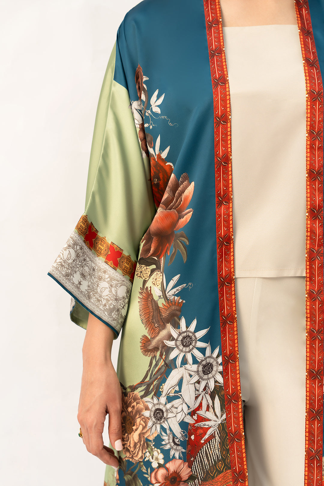 https://cdn.shopify.com/s/files/1/0611/8585/1568/files/W.SS25.930.T-2.jpg?v=1758802981