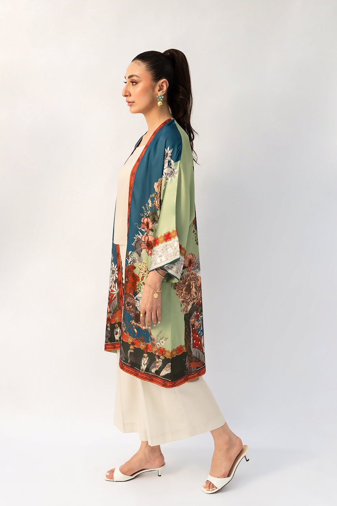 https://cdn.shopify.com/s/files/1/0611/8585/1568/files/W.SS25.930.T-3.jpg?v=1758803043